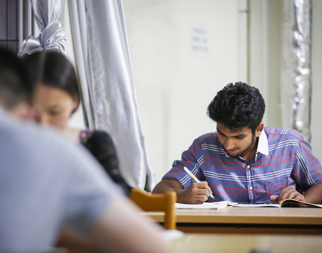 মোট ২৩ টি প্রতিষ্ঠানের মধ্যে ১৪ টির নাম আগেও, ২০০৫-০৬ সালে ইউজিসি প্রকাশিত ভুয়ো বিশ্ববিদ্যালয়ের তালিকায় ছিল। কোন কোন বিশ্ববিদ্যালয় আছে সেই তালিকায়?  রয়েছে দিল্লির বেশ কয়েকটি প্রতিষ্ঠান। ‘কমার্শিয়াল ইউনিভার্সিটি’, ‘ইউনাইটেড নেশনস ইউনিভার্সিটি’, ‘ভোকেশনাল ইউনিভার্সিটি’ এবং ‘এডিআর সেন্ট্রিক জুরিডিক্যাল ইউনিভার্সিটি’।