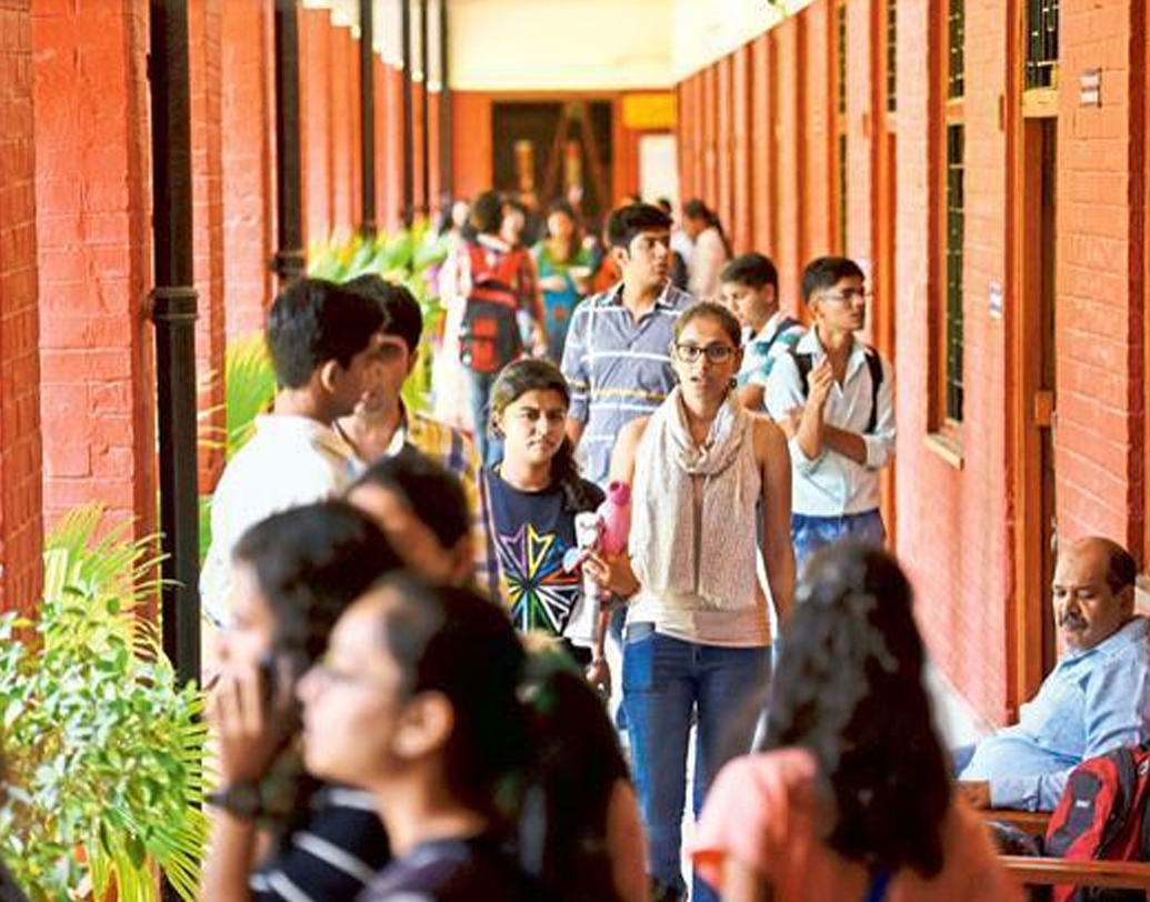 দিল্লির আরও একটি নতুন প্রতিষ্ঠানকে রাখা হয়েছে ভুয়ো প্রতিষ্ঠানের তালিকায়। সেটি হল ‘বিশ্বকর্মা ওপেন ইউনিভার্সিটি ফর সেল্ফ এমপ্লয়মেন্ট’। এদের ওয়েবসাইটে জ্বলজ্বল করছে, ‘এই প্রতিষ্ঠান ইউজিসি-স্বীকৃত’। দিল্লির আরও একটি প্রতিষ্ঠানকে চিহ্নিত করা হয়েছে। সেটি হল ‘ইন্ডিয়ান ইনস্টিটিউশন অব সায়েন্স অ্যান্ড এঞ্জিনিয়ারিং অ্যান্ড আধ্যাত্মিক বিশ্ববিদ্যালয়’।