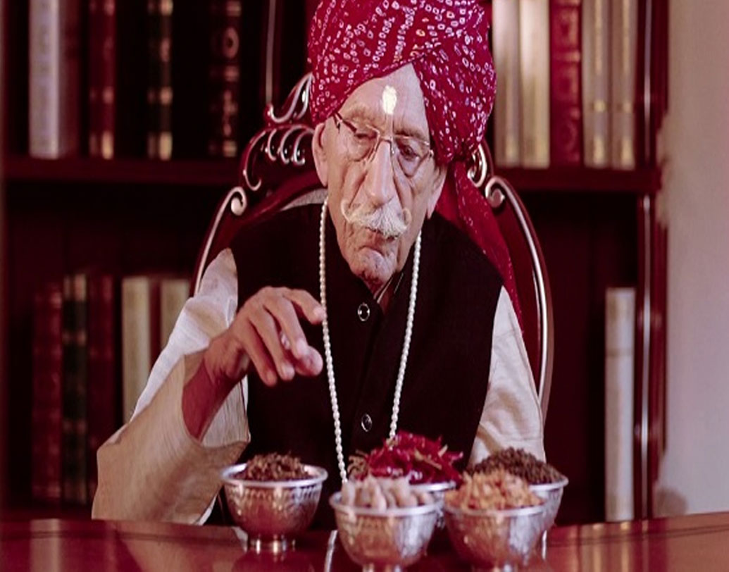 কয়েক বছরের মধ্যে দিল্লির করোল বাগের আজমল খান রোডে মশলার দোকান শুরু করল গুলাটি পরিবার। এখন ব্যবসার প্রধান ধর্মপাল গুলাটি। ভারত ও দুবাই মিলিয়ে সংস্থার কারখানা আছে মোট ১৮টি। ভাঁড়ারে আছে মোট ৬২ রকমের প্রোডাক্ট।