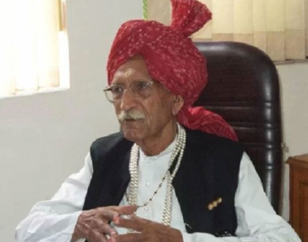 ৯৬ বছর বয়সেও প্রতিদিন দিল্লি বা তার সংলগ্ন এলাকার অন্তত একটি কারখানা ধর্মপাল পরিদর্শন করবেনই। বিশাল ব্যবসা দেখভাল করতে তাঁকে সাহায্য করেন তাঁর ছয় মেয়ে এবং এক ছেলে।