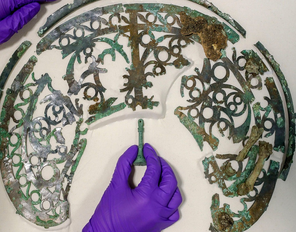 প্রত্নতত্ত্ববিদদের মতে, ইংল্যান্ডে পাওয়া অন্য কোনও যোদ্ধার সমাধি এই সমাধির মতো এত সজ্জিত নয়। তারা এই 'অ্যাস্টেরিক্স'এর দেহ ও আনুসাঙ্গিক অস্ত্রগুলি প্রথমে সংরক্ষণ করে তারপর গবেষণা চালিয়েছেন। সংরক্ষণের জন্য প্রথম দু’বছর লাগলেও এরপর নানা প্রত্নতাত্ত্বিক গবেষণা চালানো হয় কবরটিতে।