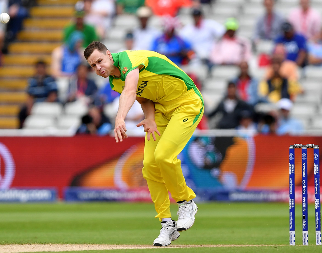 জেসন বেহরেনডরফ- এই বিশ্বকাপে খেলেছিলেন ৫টি ম্যাচ। স্টার্ক, কামিন্সদের ভিড়ে সুযোগ আসেনি দলে। কিন্তু ৯টি উইকেট নিয়ে প্রবল দাবিদার ছিলেন দলে নিয়মিত হওয়ার।