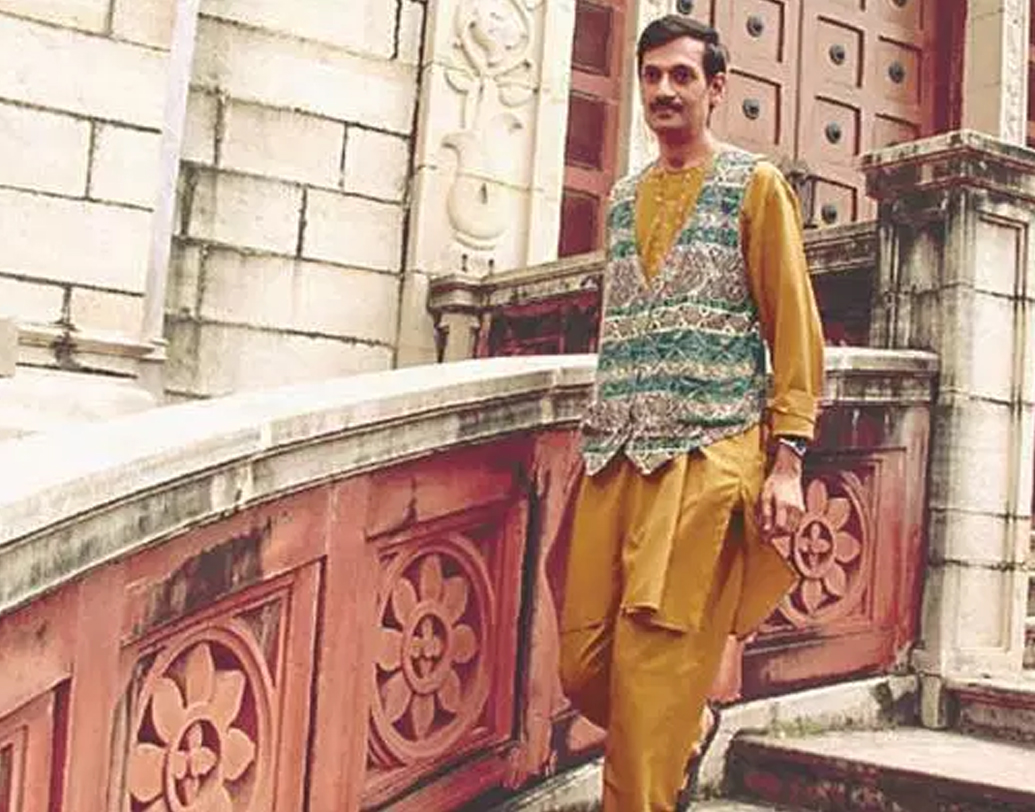 মানবেন্দ্রর মনে হয়েছে, তাঁর মতো এঁরাও সমস্যায় পড়তে পারেন। তাই তাঁরা যেন নিজেদের মতো বাঁচতে পারেন, তার জন্য নিরাপত্তার আশ্রয় দিতে চান ছকভাঙা মানবেন্দ্র। এলজিবিটি মানুষের জন্য কাজ করে তাঁর সংস্থাও। বিদেশ থেকেও সাড়া পেয়েছেন তিনি।