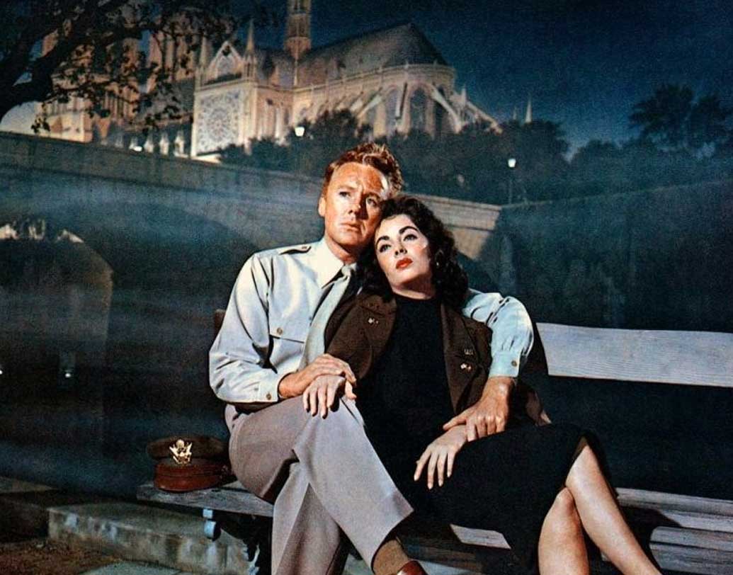 জীবনে মোট সাত জন পুরষকে তিনি আট বার বিয়ে করেছিলেন। দ্বিতীয় স্বামী ছিলেন মাইকেল ওয়াইল্ডিং। তৃতীয় বিয়ে মাইকেল টডকে। চতুর্থ বার জীবনসঙ্গী হিসেবে বেছে নিয়েছিলেন এডি ফিশারকে। পঞ্চম ও ষষ্ঠ স্বামী ছিলেন রিচার্ড বার্টন। এক বার বিয়ের পরে ডিভোর্স করে আবার তাঁকেই বিয়ে করেছিলেন লাস্যময়ী লিজ। সপ্তম স্বামী জন ওয়ার্নার। অষ্টম তথা শেষ স্বামী ল্যারি ফর্টেনস্কি।