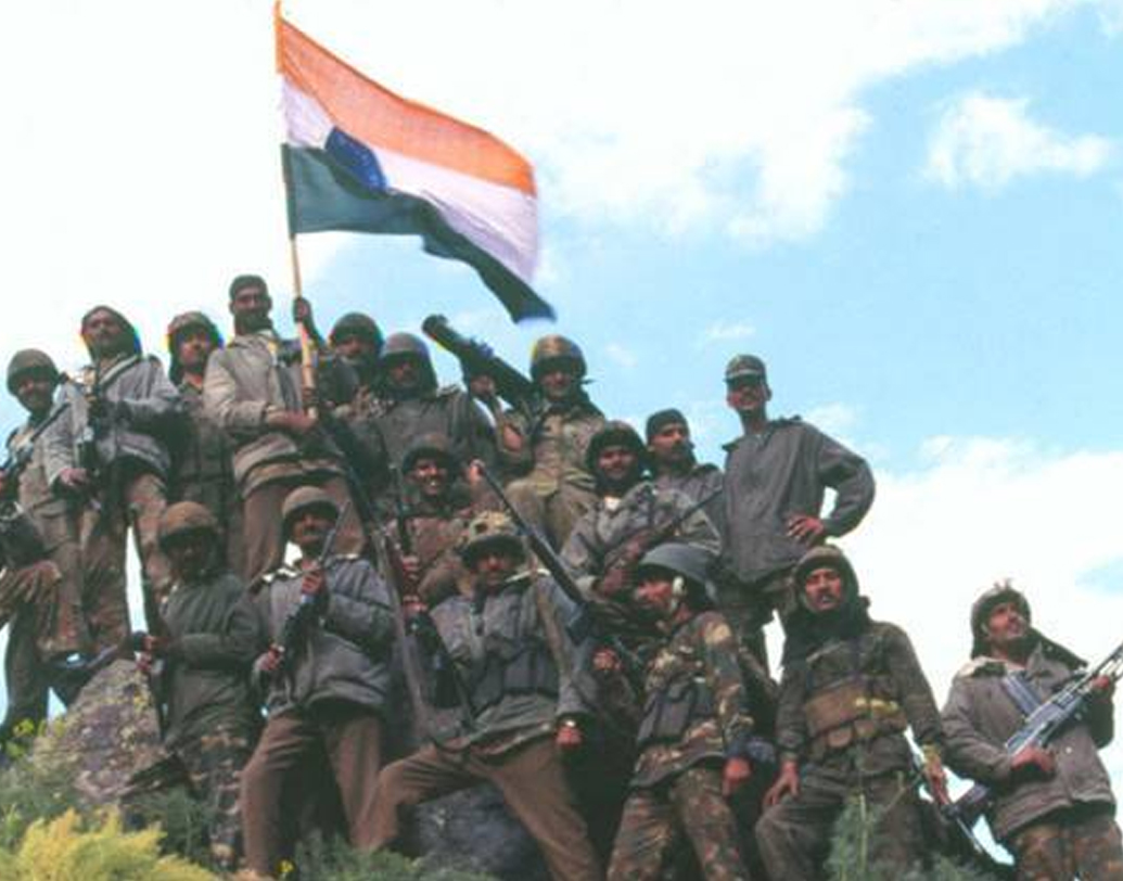 মাথায় সরাসরি পাকিস্তানি সেনার বুলেট লেগে যুদ্ধের ময়দানে প্রাণ হারিয়েছিলেন সুবেদার নির্মল সিংহ। তাঁর মৃত্যুর পরে দ্রুত এগিয়ে এসেছিল পাকিস্তানি সেনা। শেষ অবধি দু’পক্ষের লড়াই হয় মুখোমুখি।