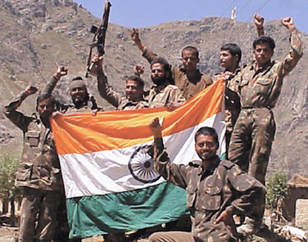 কিন্তু সতপাল সিংহ নিজে বিনিময়ে কী পেলেন? তাঁর প্রাক্তন ব্রিগেড কম্যান্ডার ব্রিগেডিয়ার বাজওয়া জানিয়েছেন, তিনি সতপালের নাম মনোনয়ন করেছিলেন ‘পরমবীর চক্র’ সম্মানের জন্য। কিন্তু তিনি শেষ অবধি লাভ করেন ‘বীর চক্র’ সম্মান।