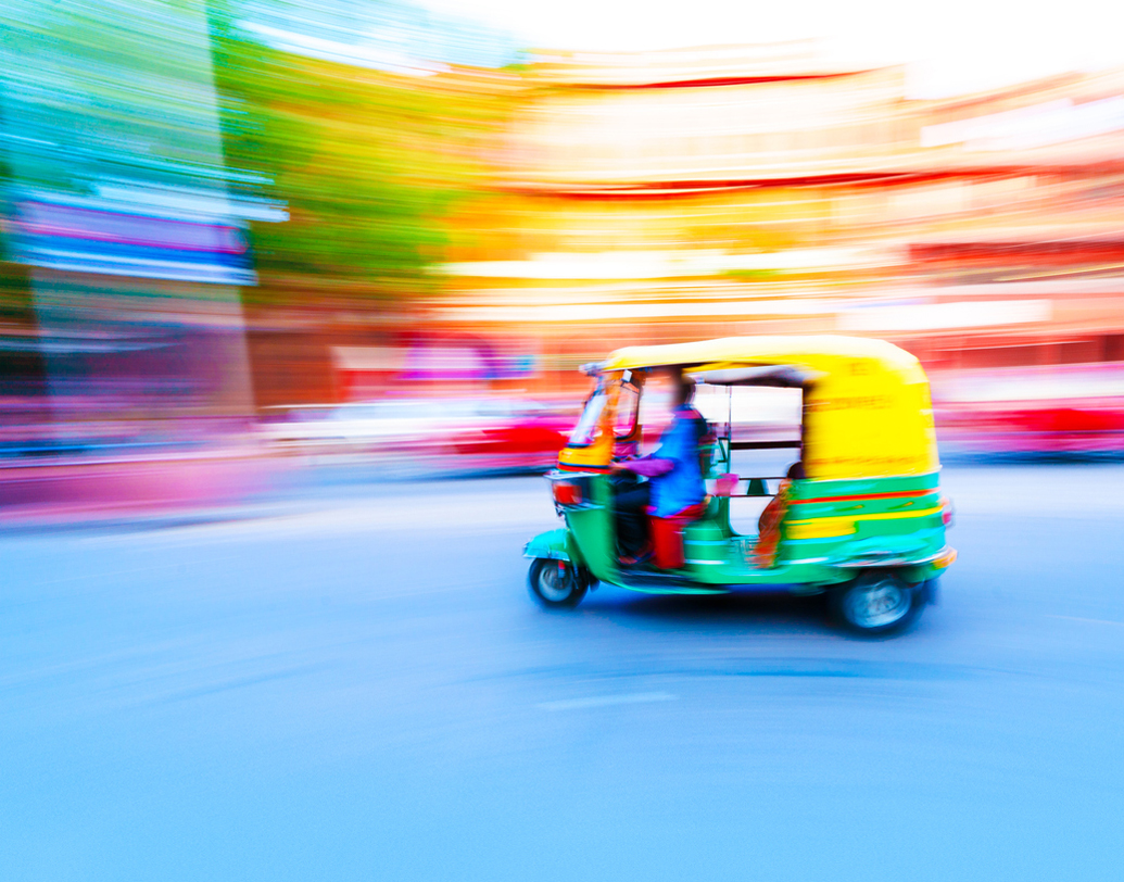 নির্দিষ্ট গতির থেকে দ্রুত বেগে গাড়ি চালালে (১৮৩) ৪০০ টাকার বদলে এখন লাইট মোটর ভেহিকলের ক্ষেত্রে ১০০০ টাকা ও মিডিয়াম প্যাসেঞ্জার গাড়ির ক্ষেত্রে ২ হাজার টাকা জরিমানা ধার্য হয়েছে।