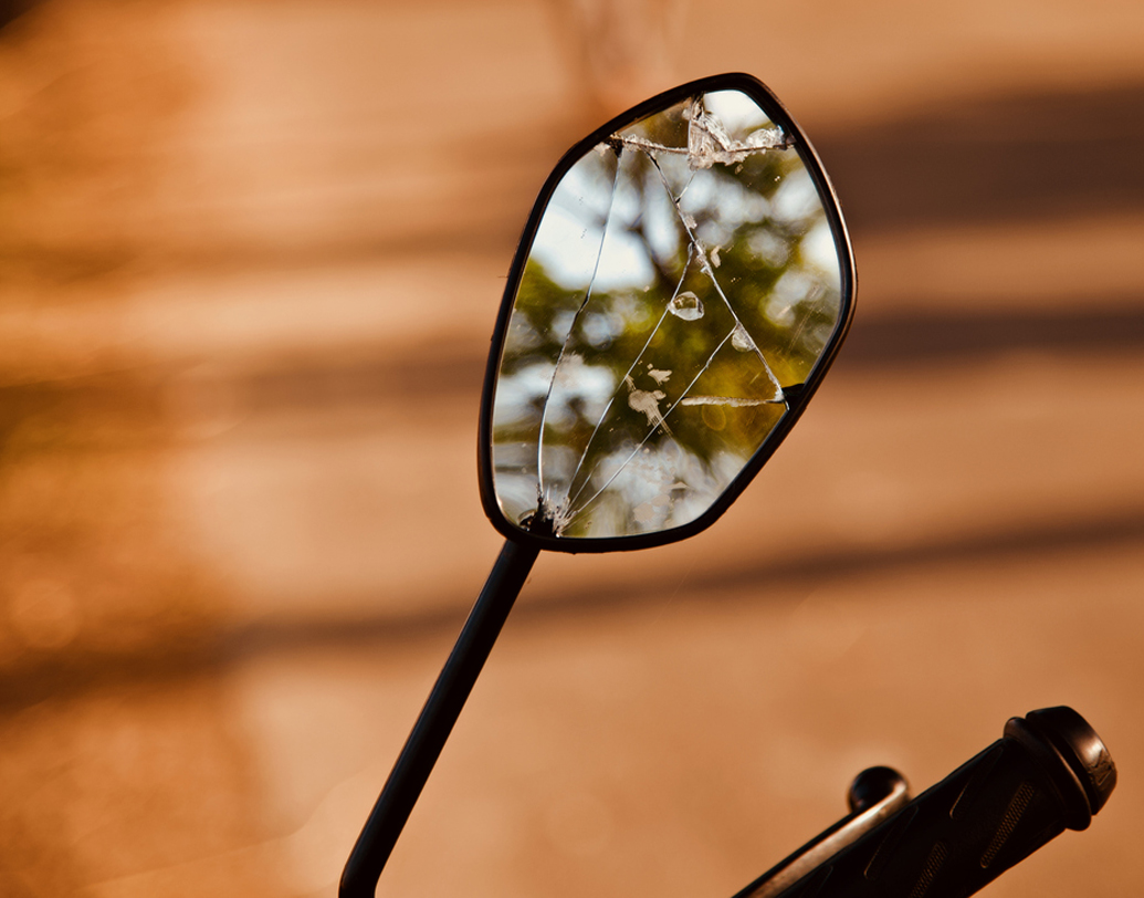 বিপজ্জনকভাবে গাড়ি চালালে (১৮৪) ১ হাজার টাকার বদলে দিতে হবে ৫ হাজার টাকা।