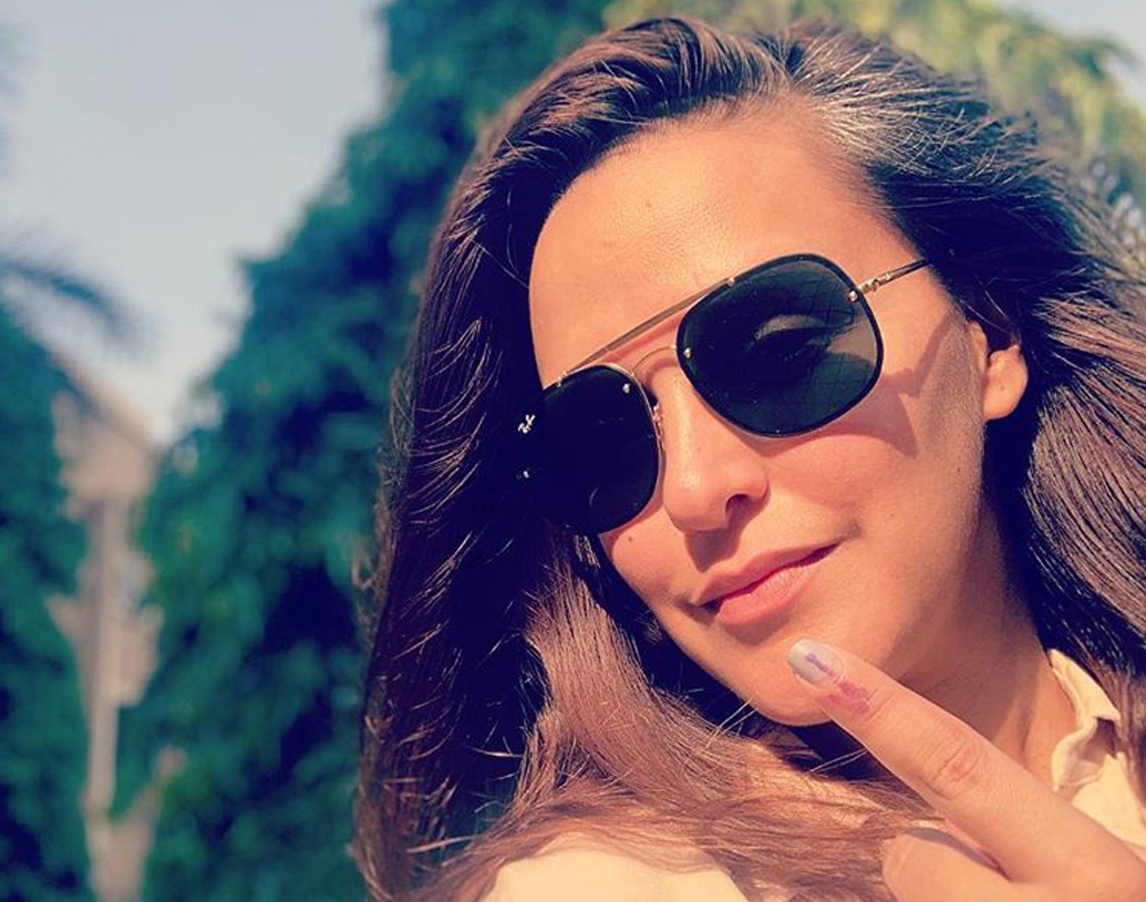 পর্দায় আর বিশেষ দেখা না গেলেও ইনস্টাগ্রামে কিন্তু খুবই সক্রিয় নেহা ধুপিয়া। হবেন নাই বা কেন? ইনস্টাগ্রামে প্রতি পোস্ট করে তিনি আয় করেন ১ থেকে ৫ লক্ষ টাকা।