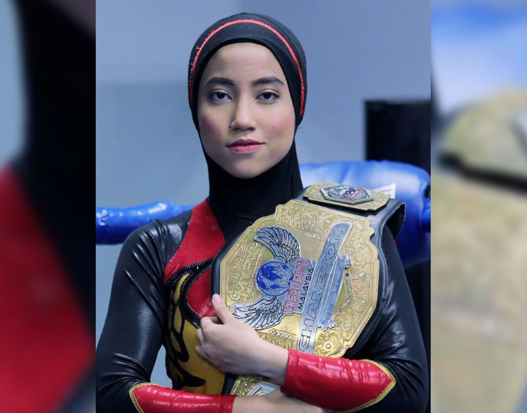 কিন্তু ২০১৮ থেকেই মাথায় হিজাব পরে ‘রিং’-এ প্রবেশ করতে শুরু করেন ডায়ানা।