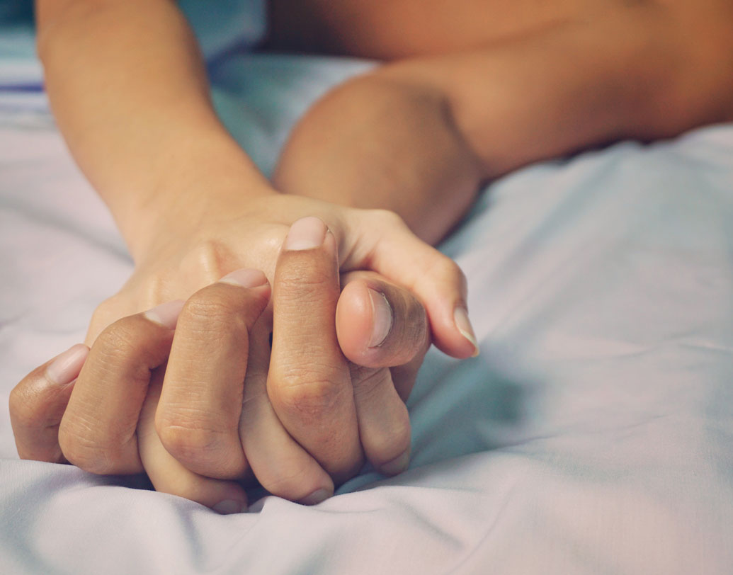 ইতিমধ্যেই আমেরিকা ও ইউরোপে ‘সেক্সারসাইজ’ শব্দটি এক্সারসাইজের মতোই জনপ্রিয় হয়েছে। বিভিন্ন গবেষক ও সেক্সোলজিস্টদের মতে, জিমে গিয়ে কয়েক ঘণ্টা শারীরিক কসরত বা ঘড়ি ধরে জগিংয়ে যেটুকু মেদ ঝরাতে পারেন, আন্তরিক ও বাধাহীন যৌনতায় মেদ ঝরে ঠিক ততটাই। চুমু তার অন্যতম কারণ।