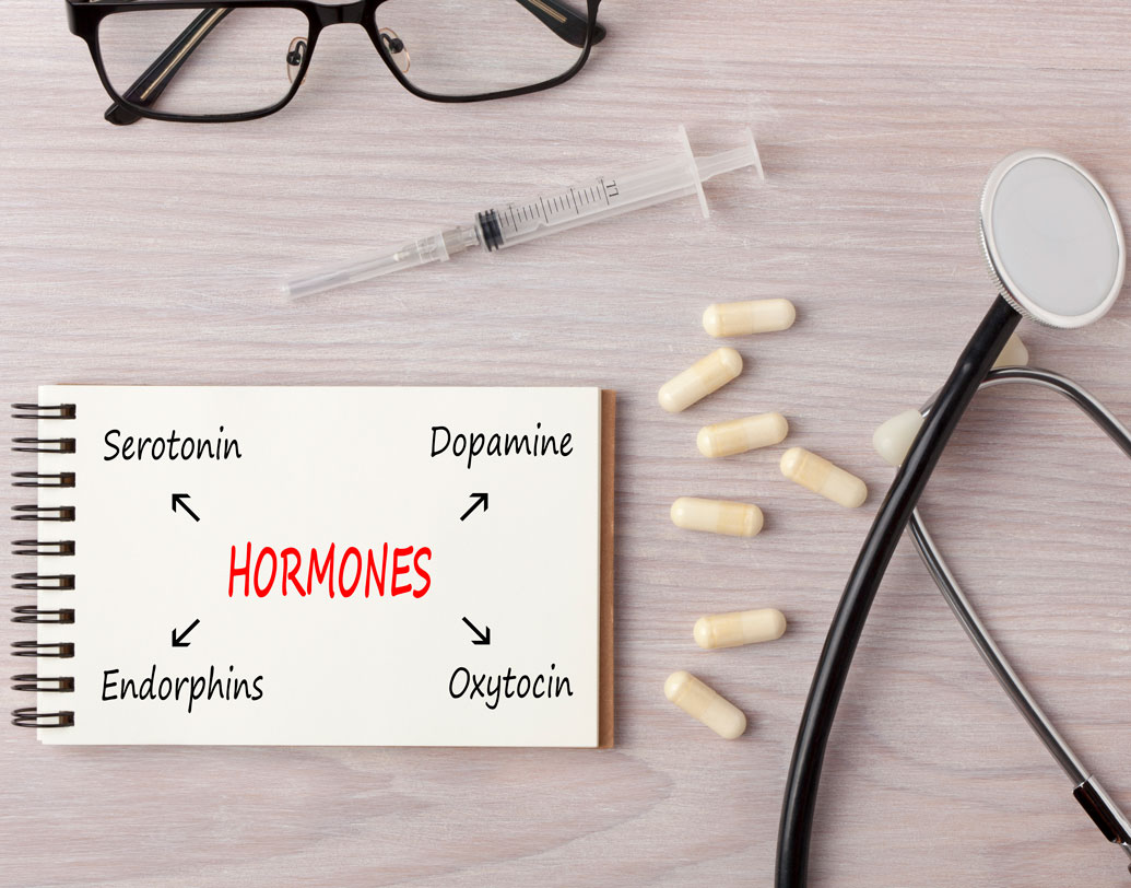 নিয়মিত চুমুতে ফিল গুড হরমোনদের ক্ষরণ নিয়মিত থাকে। ফলে, শরীর টোন্‌ড থাকে। অবাঞ্ছিত মেদ বা ক্যালোরি ঘাঁটি গাড়তে পারে না। বরং অনিয়মের যেটুকু মেদ, তাও গলে যায় সহজেই।