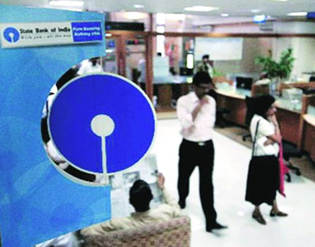 একই ভাবে ২ বছর থেকে সর্বাধিক ৩ বছর পর্যন্ত সুদের হার ৬.৭৫ থেকে কমে দাঁড়াল ৬.৭০ শতাংশ।