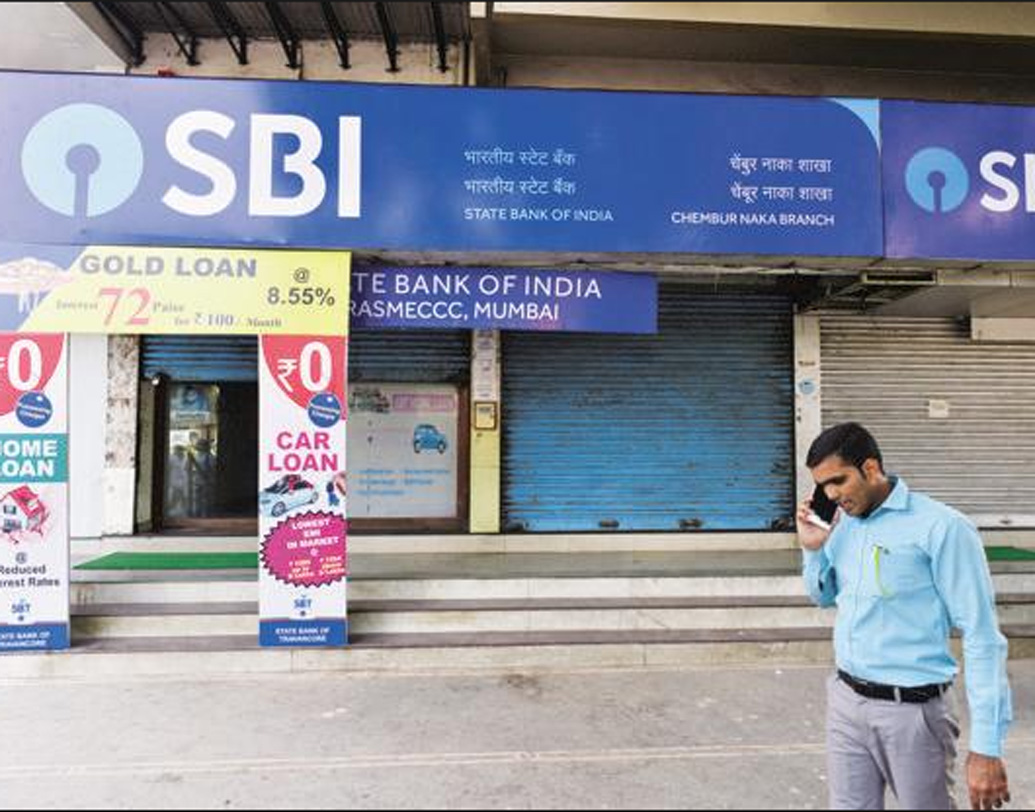 এসবিআই সূত্রে খবর, আগামী মাসের ১ তারিখ থেকেই এই সংশোধিত সুদের হার চালু হবে।