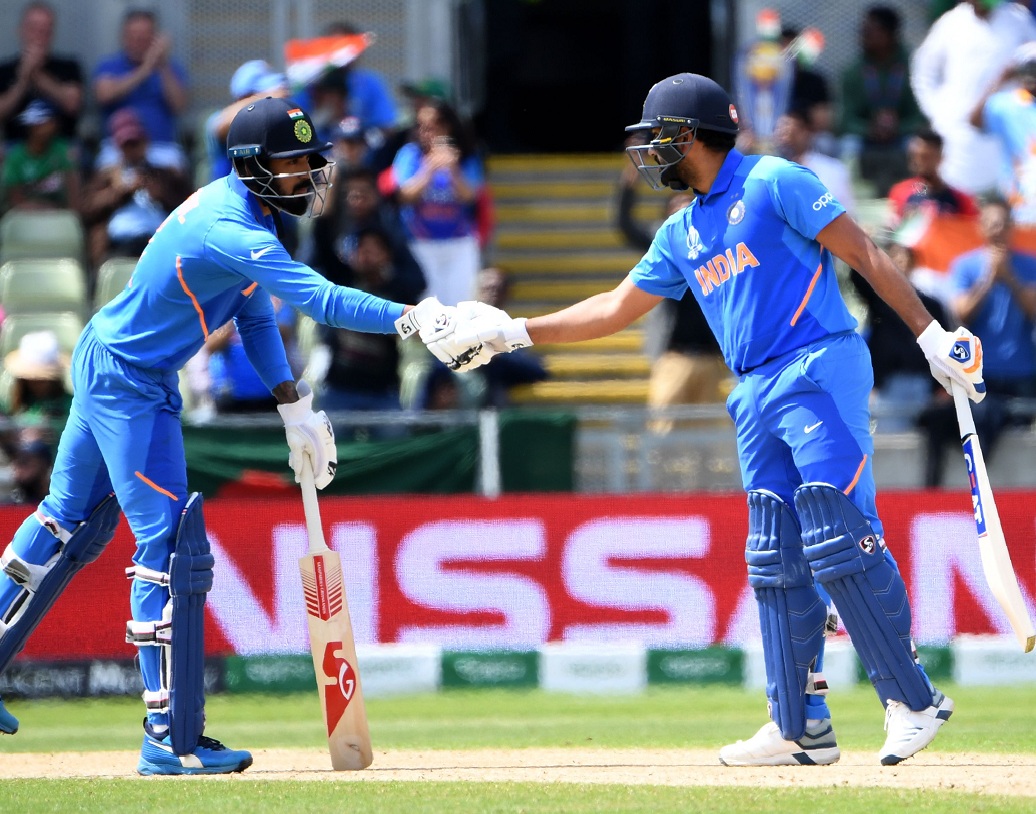 ম্যাচে ভারতকে অনেকটা এগিয়ে দেয় রোহিত-রাহুলের রেকর্ড ওপেনিং জুটি। দু’জনে মিলে প্রথম উইকেটেই ১৮০ রান তুলে দেওয়ায় চাপ অনেকটাই হালকা হয়ে যায় ভারতীয় মিডল অর্ডারের উপর।