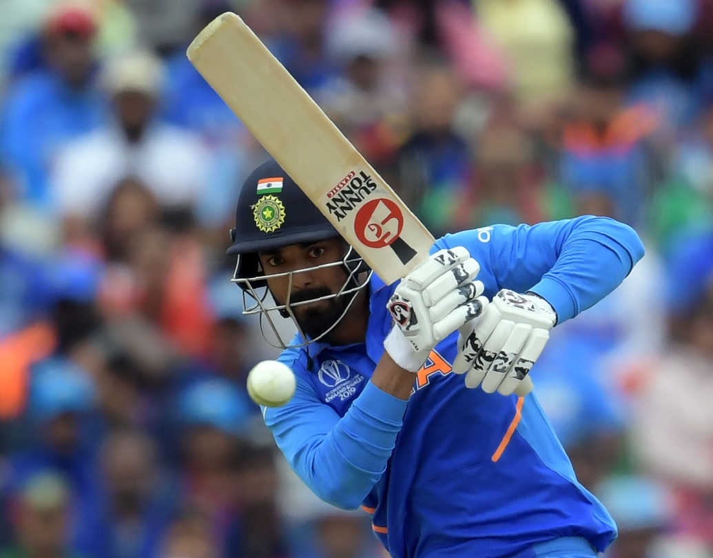 ৯২ বলে ৭৭ রান করে রোহিতের সঙ্গে ইনিংসের ভিত গড়ে দেন লোকেশ রাহুল। তাঁর ইনিংসে ঝড় না থাকলেও পরিণত এই ইনিংসই রোহিতকে নিজের খেলা খেলে যেতে সাহায্য করেছে। ফলে সহজেই বড় রান করতে পেরেছে ভারত।