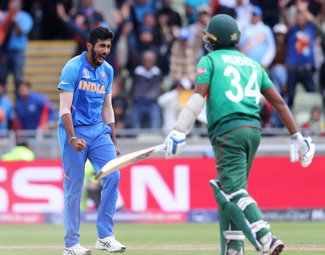 রুবেল তো জানতেন বিপরীতে রয়েছেন সইফুদ্দিন। বুমরা যে‌ ইয়র্কার করতে পারেন তা সবাই জানেন। রুবেল একটু সতর্ক হলে সইফুদ্দিন পরের ওভারে পেতেন শামিকে। হয়ত বদলে যেত ম্যাচের রং।