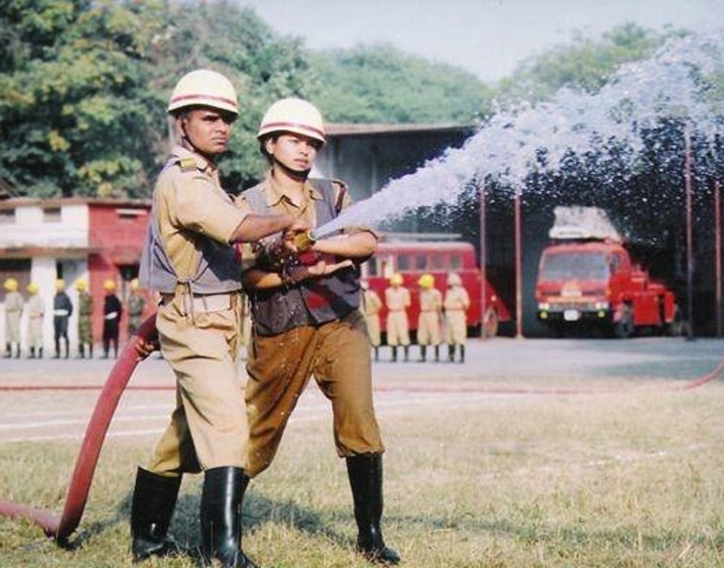 জীবনের মোড় ঘুরে যায় তখন থেকেই। পরীক্ষা দিতে যাওয়ার দিনেও হর্ষিনী জানতেন না তিনি ইতিহাস তৈরি করতে চলেছেন।