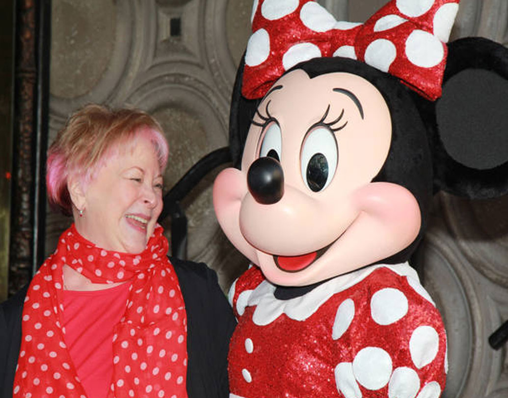 রুসির অ্যানিমেশনে ডাবিংয়ের কেরিয়ার শুরু অবশ্য ডিজনি দিয়ে নয়। তাঁর হাতেখড়ি আটের দশকে, হানা বারবারা-র ‘দ্য ফ্লিনস্টোন কমেডি শো’-তে। তবে তাঁর যাবতীয় খ্যাতি এসেছিল ডিজনি-র সৃষ্টিতেই। সুখ্যাতি ছাড়াও ডিজনি তাঁকে দিয়েছিল জীবনসঙ্গী।