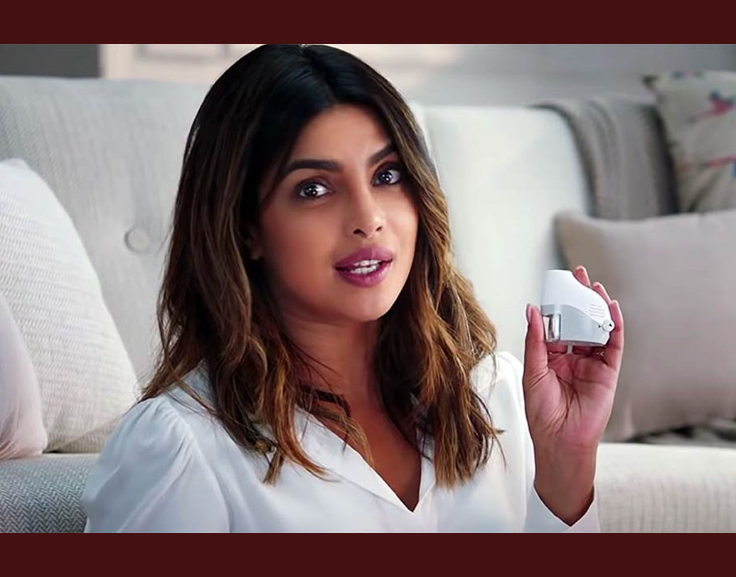 গত বছর একটি সংস্থার হয়ে ইনহেলারের বিজ্ঞাপন করেন তিনি। সেখানে ধূমপান স্বাস্থ্যের পক্ষে ক্ষতিকারক বলে জানান। আবার তাঁকে ধূমপান করতে দেখে অনেকেই বলেন, প্রত্যকটি মানুষের ব্যাক্তিগত জীবন রয়েছে। সব সময় নিন্দা করা ভালো কাজ নয়।