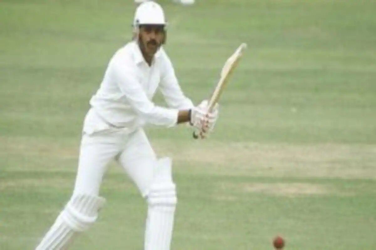 একদিনের ফর্ম্যাটে যদিও লড়াই প্রায় সমান সমান। সাতটি একদিনের সিরিজের মধ্যে ভারত জিতেছে চারটি সিরিজ। তবে ১৯৮৮ সালে ওয়েস্ট ইন্ডিজের মাটিতে দুদেশের প্রথম একদিনের সিরিজে বেঙ্গসরকারের ভারতকে হোয়াইটওয়াশ করে ভিভ রিচার্ডসের ওয়েস্ট ইন্ডিজ। একদিনের সিরিজের পাঁচটি ম্যাচেই হারে ভারত।