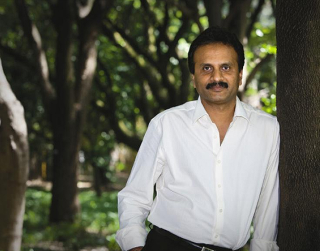 কাফে কফি ডে সংস্থার ট্যাগলাইন ‘এ লট ক্যান হ্যাপেন ওভার এ কাপ অফ কফি’। কর্ণধার ভি জি সিদ্ধার্থের অপমৃত্যুতে কফির কাপ ঘিরে সত্যিই ঘটে গিয়েছে অনেক কিছু।