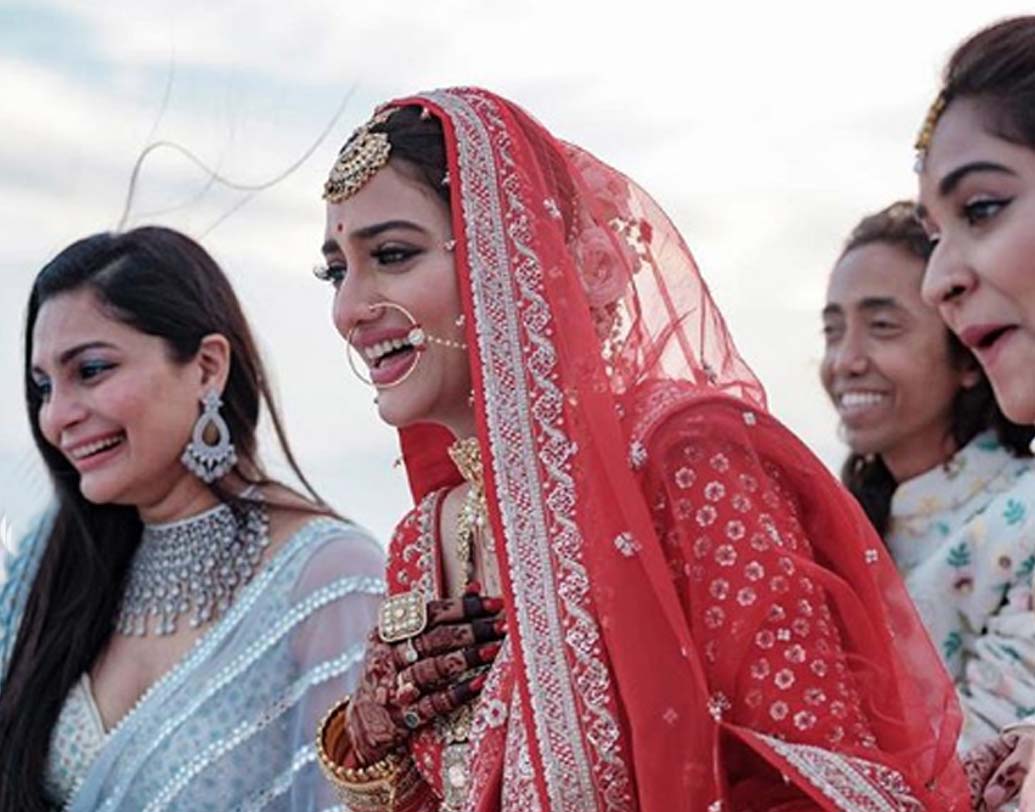 দীর্ঘ কেরিয়ারে টলিউডে নুসরতের পরিচিত প্রায় সকলেই বৃহস্পতিবার আমন্ত্রণ পেয়েছেন আইটিসি রয়্যাল বেঙ্গলে। অভিনেতা-অভিনেত্রীরা তো বটেই। ক্যামেরার পিছনে থাকা কলাকুশলীরাও এ দিন আমন্ত্রিত।