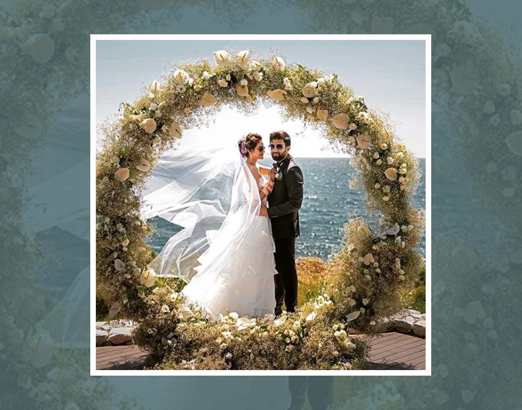 আমিষ পদের মধ্যে ইলিশ, চিংড়ি, ভেটকি ছাড়াও অন্যান্য মাছ থাকবে। থাকবে মাংসের পদও। আর মেনুর বেশিরভাগটাই নাকি ঠিক হয়েছে নুসরতের তত্ত্বাবধানে।