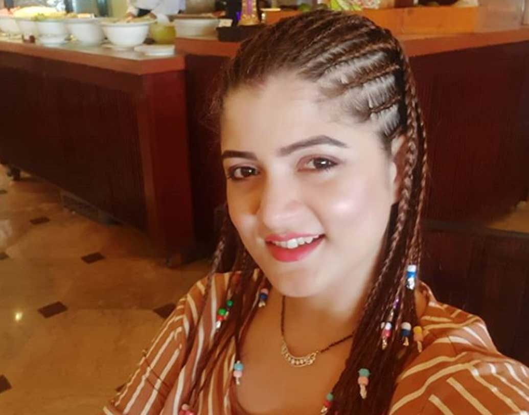 হরনাথ চক্রবর্তী পরিচালিত এই ছবিটি হরর কমেডি ঘরানার। শ্রাবন্তীর সঙ্গে এই ছবিতে সোহম, বনি, গৌরব চক্রবর্তী, ঋত্বিকার মতো শিল্পীরা অভিনয় করেছেন।