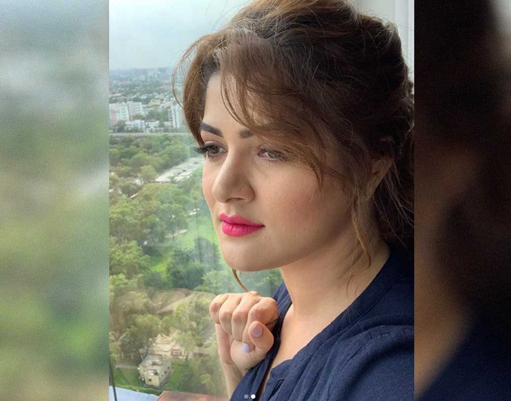 রঞ্জা বাকিদের সঙ্গে কোন ভূতের পাল্লায় পড়বেন, কী ভাবে তা থেকে বেরিয়ে আসবেন, তা জানতে গেলে সিনেমা হলে আপনাকে যেতেই হবে।