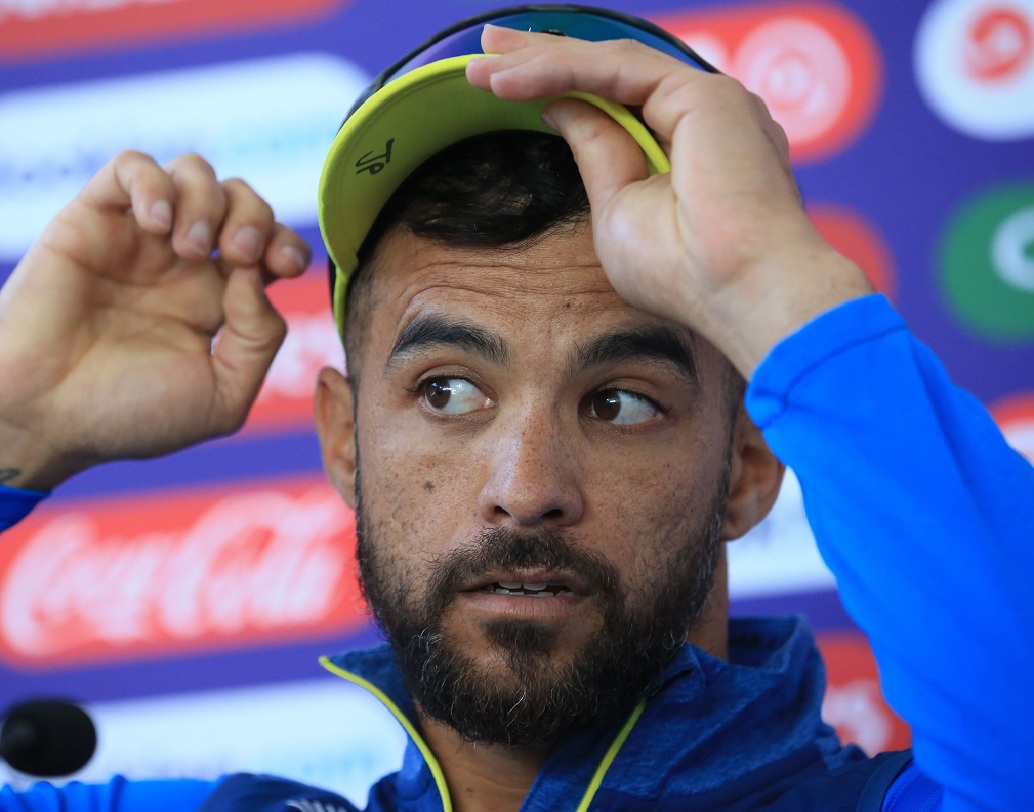 জ্যঁ পল দুমিনি- দক্ষিণ আফ্রিকার এই অলরাউন্ডারও জানিয়ে দিয়েছেন একদিনের ক্রিকেট থেকে অবসর নেবেন বিশ্বকাপ খেলেই। ২০০৭ সালে টেস্ট থেকে অবসর নিয়ে নেওয়া দুমিনি এখন শুধু টি-২০ খেলবেন দক্ষিণ আফ্রিকার হয়ে। বিশ্বকাপে চার ম্যাচে ৫৬ রান ও একটি উইকেট নিয়েছেন তিনি। এই পারফরমান্সের পরে একদিনের দলে নিয়মিত তিনি সুযোগ পাবেন কিনা তা বলা শক্ত।