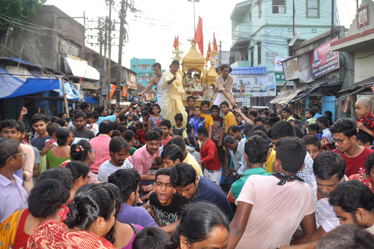 Special features of Arambagh and Deulpara chariots