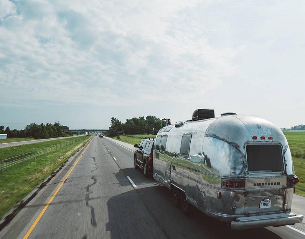 এক বছরের অপেক্ষার পর ২০১৭ সালের ১ জুলাই এই লুনার নতুন ভাবে রাস্তায় চলা শুরু করে। প্রথমে অন্তারিও থেকে ক্যালিফোর্নিয়া পর্যন্ত যাত্রা করেছিল লুনার।