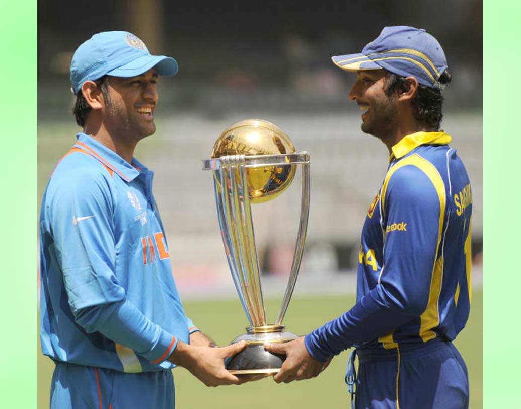 ফাইনাল ম্যাচে দ্বিতীয়বার টস করতে হয় কারণ প্রথম বার টসের সময়ে কুমার সঙ্গকারার কল ম্যাচ রেফারি শুনতে পাননি।