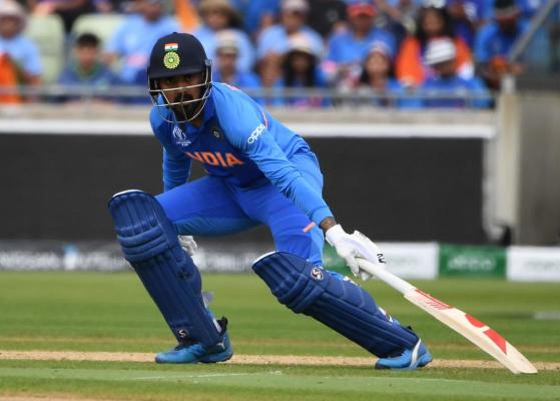 কেএল রাহুল- শিখর ধওয়নের পরিবর্তে ওপেনিং করতে নেমে যথেষ্ট নজর কেড়েছেন রাহুল। তবে শুরুটা ভাল করলেও বড় রান করতে ব্যর্থ হচ্ছেন তিনি। এই ম্যাচে নিজেকে প্রমাণ করতে মরিয়া থাকবেন রাহুল।