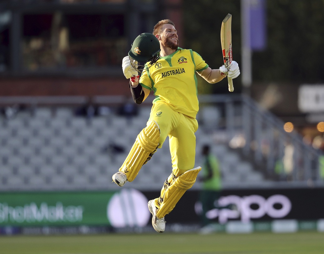 ডেভিড ওয়ার্নার: বিশ্বকাপে রান সংগ্রহের তালিকায় তিনি এখন দুই নম্বরে। সেরা একাদশে বাঁ-হাতি ডান-হাতি কম্বিনেশনে এই জুটি যে ভয়ঙ্কর হয়ে উঠবে তা বলাই বাহুল্য। নির্বাসন থেকে ফিরে এসে রানের খিদে যেন বেড়ে গিয়েছে এই অস্ট্রেলীয় ব্যাটসম্যানের।