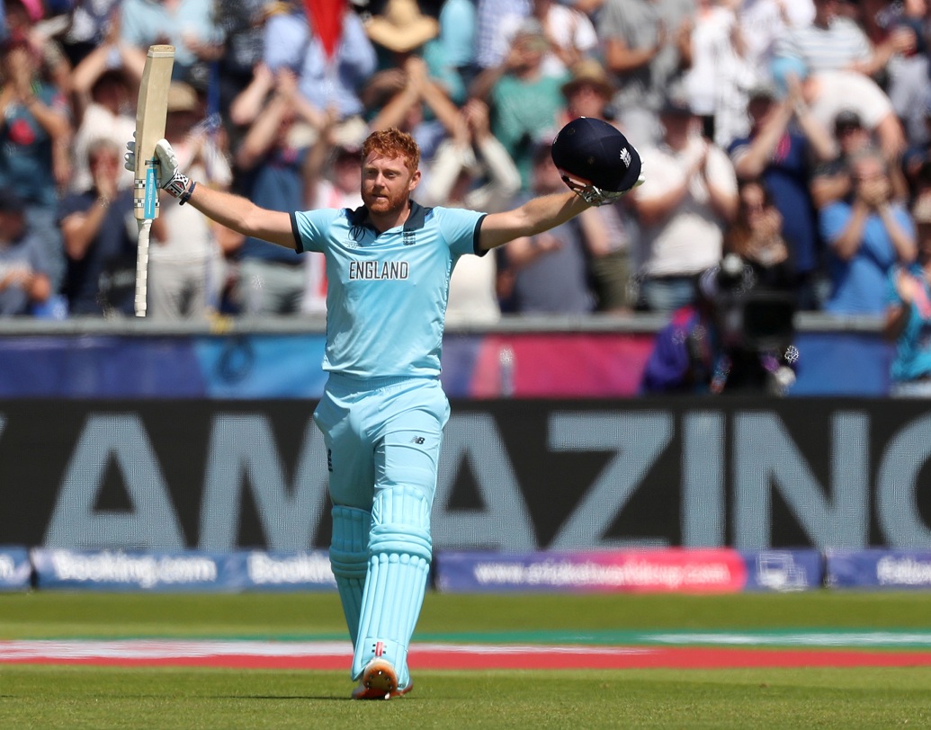 জনি বেয়ারস্টো: আক্রমণাত্মক ইংরেজ ওপেনার। দরকারে নীচের দিকে নেমেও খেলতে পারেন। এই দলের উইকেটরক্ষকও তিনি। অস্ট্রেলিয়ার অ্যালেক্স ক্যারি এই বিশ্বকাপের সফলতম উইকেটকিপার হলেও মারকুটে ব্যাটসম্যান বেয়ারস্টোকেই বেছে নেওয়া হল এই দলে।