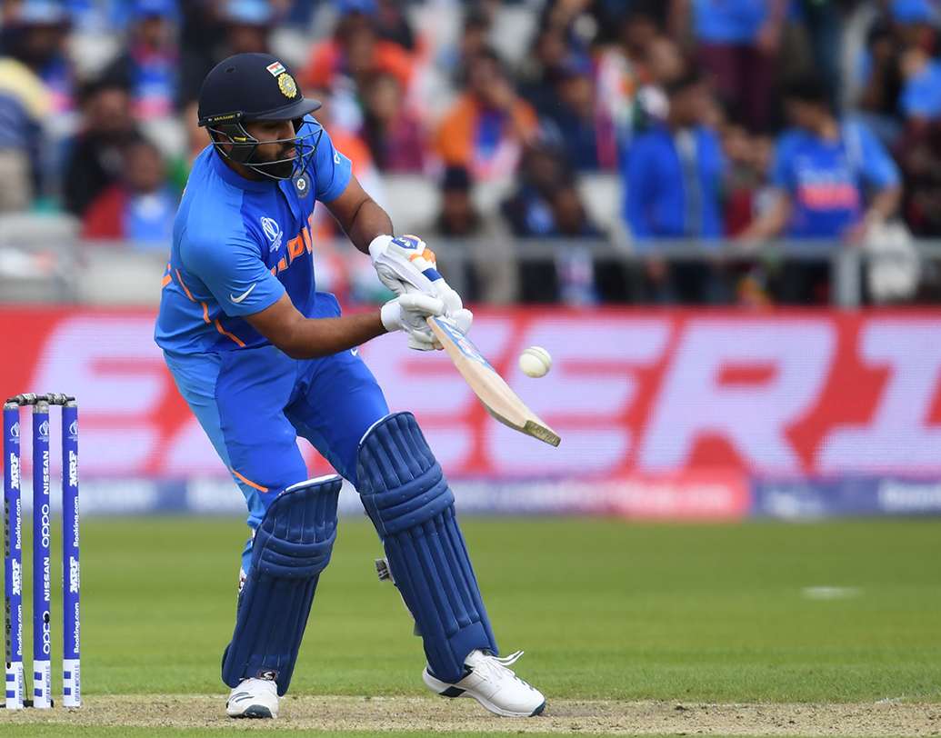 শ্রীলঙ্কার ম্যাচে ম্যান অব দ্য ম্যাচ হওয়ার সঙ্গে সঙ্গে ধরে নিলেন প্রাক্তন ভারতীয় ক্রিকেটার যুবরাজ সিংহের একটি বিশ্বকাপে সর্বাধিক মোট ৪বার ম্যান অব দ্য ম্যাচ হওয়ার রেকর্ডটি।