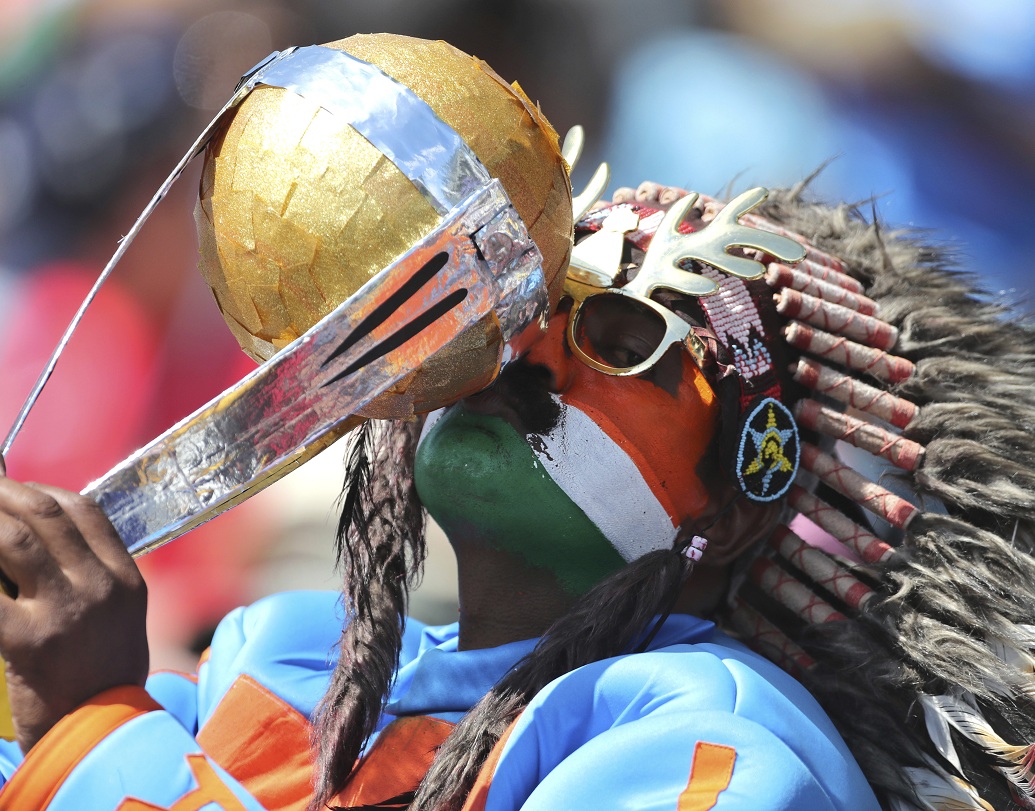 অপেক্ষা এ বার কিউয়ি বধের। বৃষ্টিতে ম্যাচ ভেস্তে যাওয়ায় পরীক্ষা নেওয়া হয়নি এই দলের। প্রাকটিস ম্যাচে নিউজিল্যান্ডের কাছে হারের চিন্তা সরিয়ে রেখে বিশ্বকাপ জয়ের অন্তিম লক্ষ্যে পৌঁছতে হারাতেই হবে উইলিয়ামসনদের।