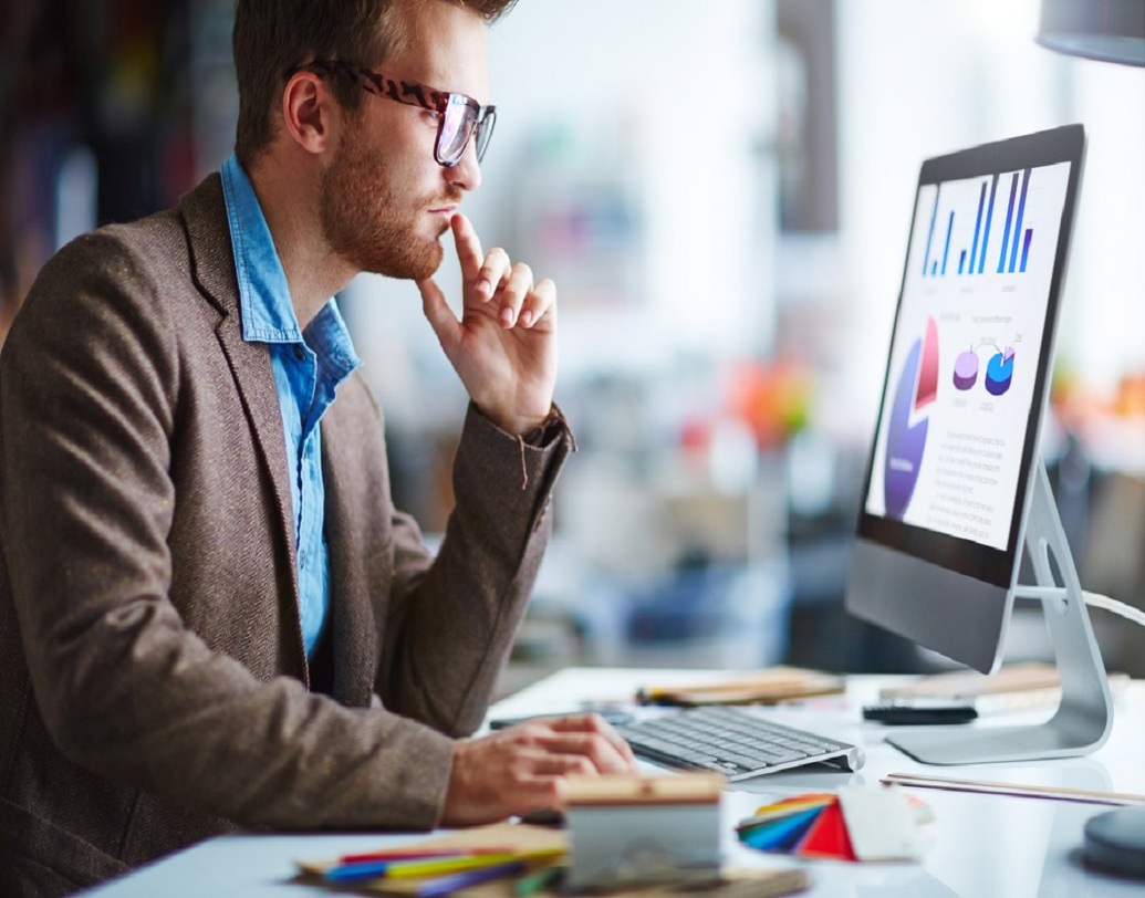 ইউরোপে সব চেয়ে কম কাজের সময় ডেনমার্কেই, দিনে সাড়ে সাত ঘন্টা। বেশির ভাগ কর্মী বিকেল ৪টের মধ্যে কাজ শেষ করে বাড়ি চলে যান। কিন্তু তাঁদের প্রতি ঘণ্টায় প্রোডাক্টিভিটি তাক লাগিয়ে দেওয়ার মতো। ভারত তো বটেই, ইউরোপের অন্য দেশগুলির তুলনাতেও যা অনেকটাই বেশি।