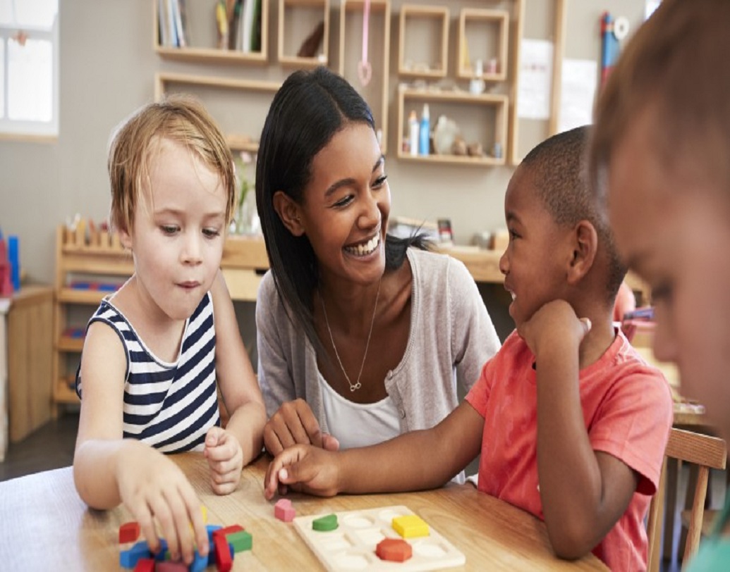 ছেলে-মেয়েকে কোনও রকম ঋণ ছাড়া চিন্তামুক্তভাবে ভাবে যাতে লেখাপড়া করানো যায়, তার জন্য ডেনমার্কে কিন্ডারগার্টেন, স্কুল এবং বিশ্ববিদ্যালয়ে লেখাপড়া বিনামূল্যে হয়ে থাকে।