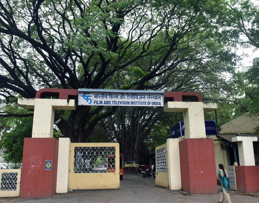 যেমন ভাবা, তেমন কাজ। শেষ মুহূর্তে মেডিক্যাল কলেজে ভর্তি না হয়ে পরীক্ষা দিলেন পুণে ফিল্ম অ্যান্ড টেলিভিশন ইনস্টিটিউট অব ইন্ডিয়ায়। পড়া শেষে শুরু হল স্ট্রাগলও। হাতে টাকা-পয়সা নেই, এ দিকে মুম্বই শহরে নিজেক প্রমাণ করার লড়াই আর খিদে আছে পুরোদমে।