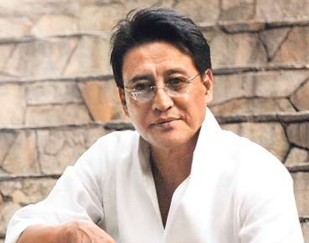 সেরা সহঅভিনেতা হিসাবে দু’বার পেয়েছেন সম্মান। বিভিন্ন বিভাগে মনোনীত হয়েছেন অংসখ্য বার। ২০০৩-এ ভারত সরকার তাঁকে ‘পদ্মশ্রী’ সম্মানেও ভূষিত করেন।