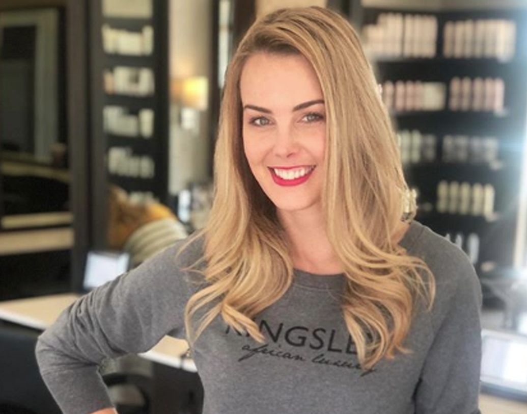 দক্ষিণ আফ্রিকার স্টেলেনবচ বিশ্ববিদ্যালয় থেকে আইনে স্নাতক হয়ে তিনি উইটওয়াটারস্র্যান্ড বিশ্ববিদ্যালয় থেকে সাংবাদিকতায় স্নাতকোত্তর পাশ করেন।