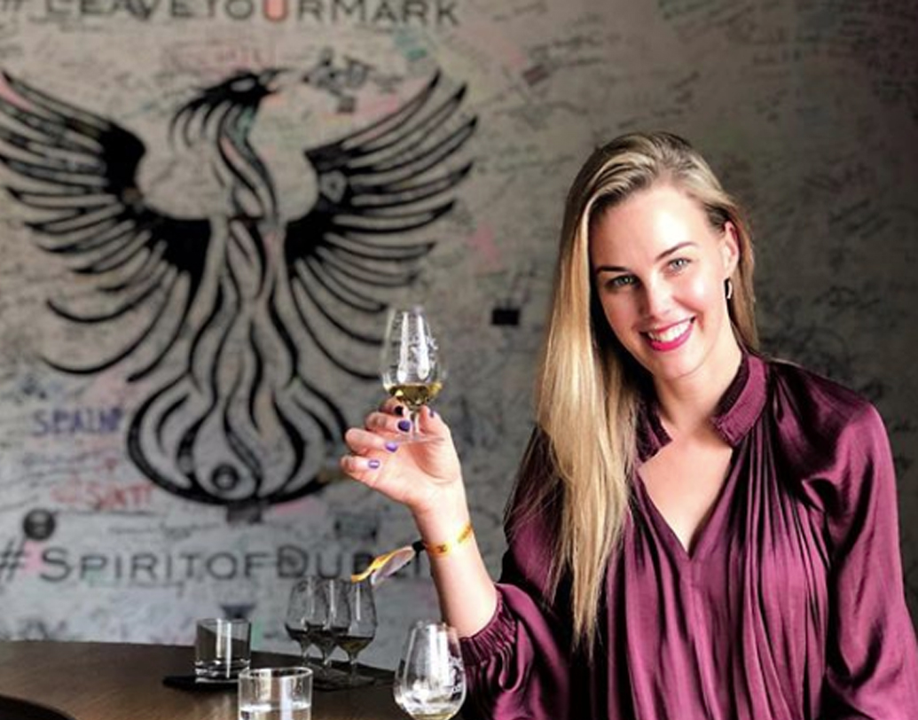 ২০০৭ সালে ‘স্টুডিও ১’ নামক এক জনপ্রিয় লাইভ গানের অনুষ্ঠানে সহ পরিচালক হিসবে তাঁর হাতেখড়ি।