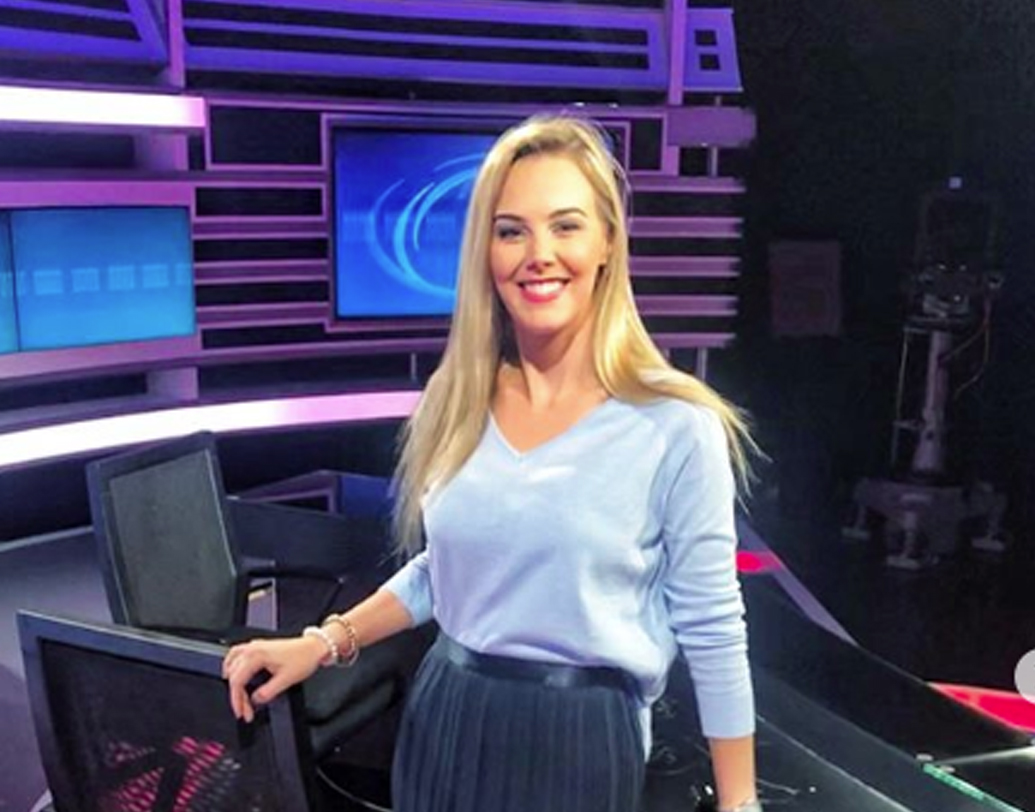 ২০১২ সালে  দক্ষিণ আফ্রিকান চ্যানেল কিকনেট-এ জনপ্রিয় ‘ব্রেকফাস্ট শো’ ‘ ড্যাগব্রিক’ -এ সঞ্চালনার দায়ভার তাঁর উপর বর্তায়। আন্তর্জাতিক খ্যাতি পেতে শুরু করেন তবে থেকেই।