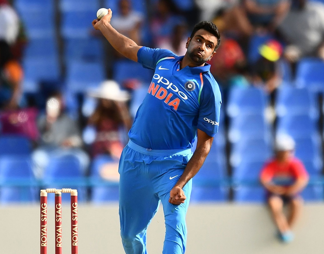 রবিচন্দ্রন অশ্বিন- ভারতের অন্যতম সফল স্পিনার। একদিনের ম্যাচে ১৫৬টি উইকেট নিয়েছেন অশ্বিন। বিশ্বকাপেও তাঁর রেকর্ড ভালই।