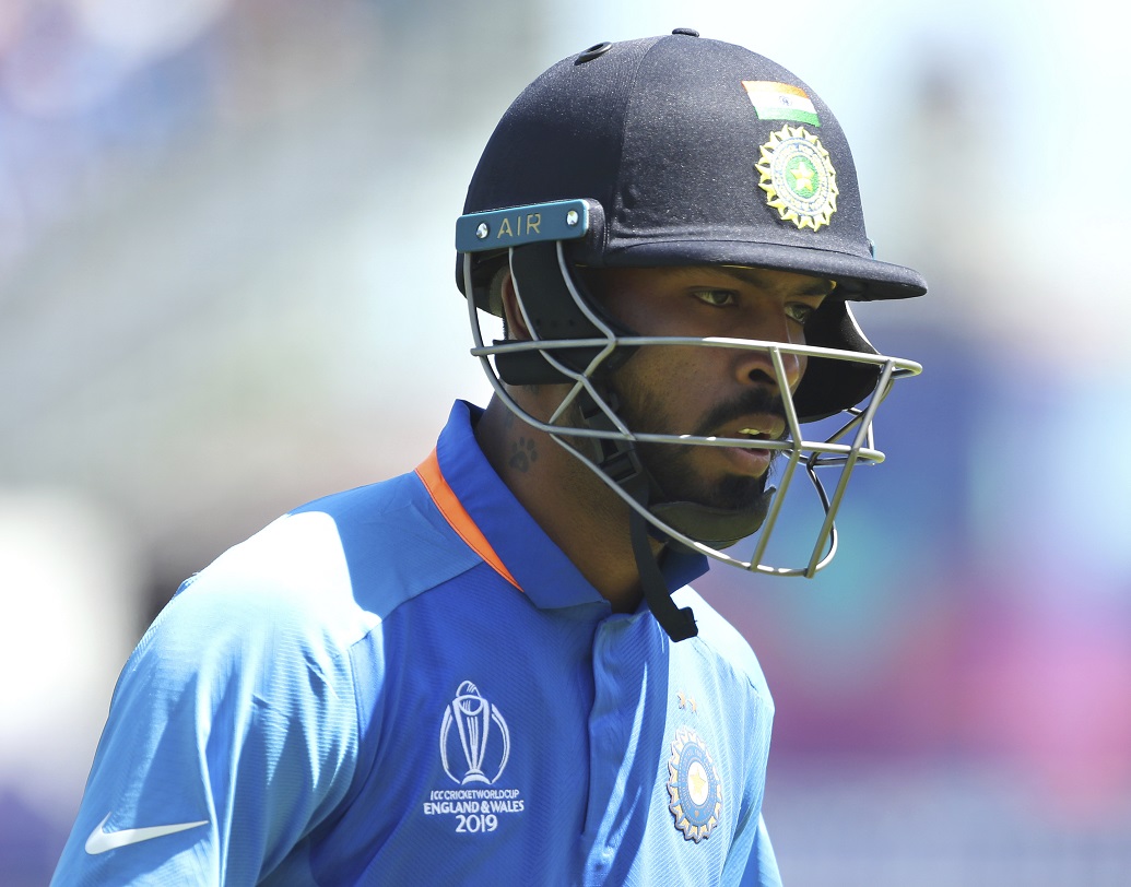 হার্দিক পাণ্ড্য- অলরাউন্ডার হিসাবে দলে পাণ্ড্যর গুরুত্ব অপরিসীম। বল হাতে যেমন পার্টনারশিপ ভাঙতে পারেন, তেমনই স্লগ ওভারে নির্মম হয়ে ওঠেন হার্দিক। কিউয়ি বোলারদের আজ ত্রাস হয়ে উঠতে পারেন তিনি।