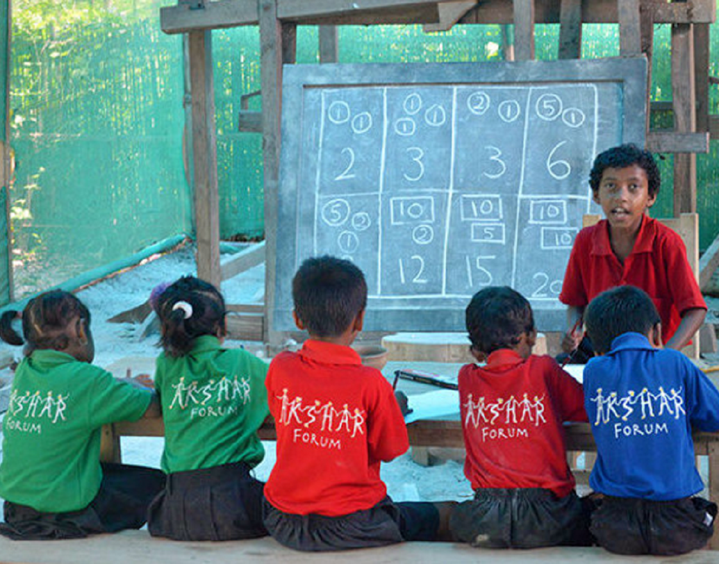 ‘অক্ষর’-এর পথ চলা শুরু হয়েছিল ২০ জন ছাত্রছাত্রীকে নিয়ে। বর্তমানে সেই সংখ্যা প্রায় ১০০। এদের বেশির ভাগই ৪ থেকে ১৫ বছরের মধ্যে।