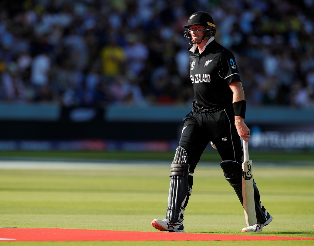 বাঁ-হাতি বোলারদের বিরুদ্ধে তাঁর রেকর্ডও খুব একটা ভাল নয়। এ বারের বিশ্বকাপে ইতিমধ্যেই চার বার তিনি আউট হয়েছেন বাঁ-হাতি বোলারদের বিরুদ্ধে। আজ জাডেজা বা কুলদিপ যে-ই খেলুক, তাঁর গুরুত্ব যে থাকবে তা বলাই বাহুল্য।